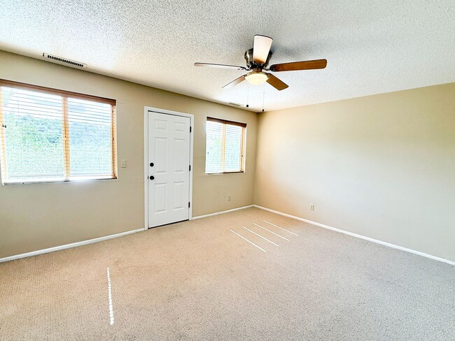 Building Photo - 4 bedroom home minutes from downtown Presc...