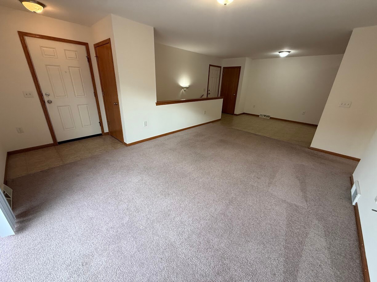 Building Photo - 1205 Temple Dr