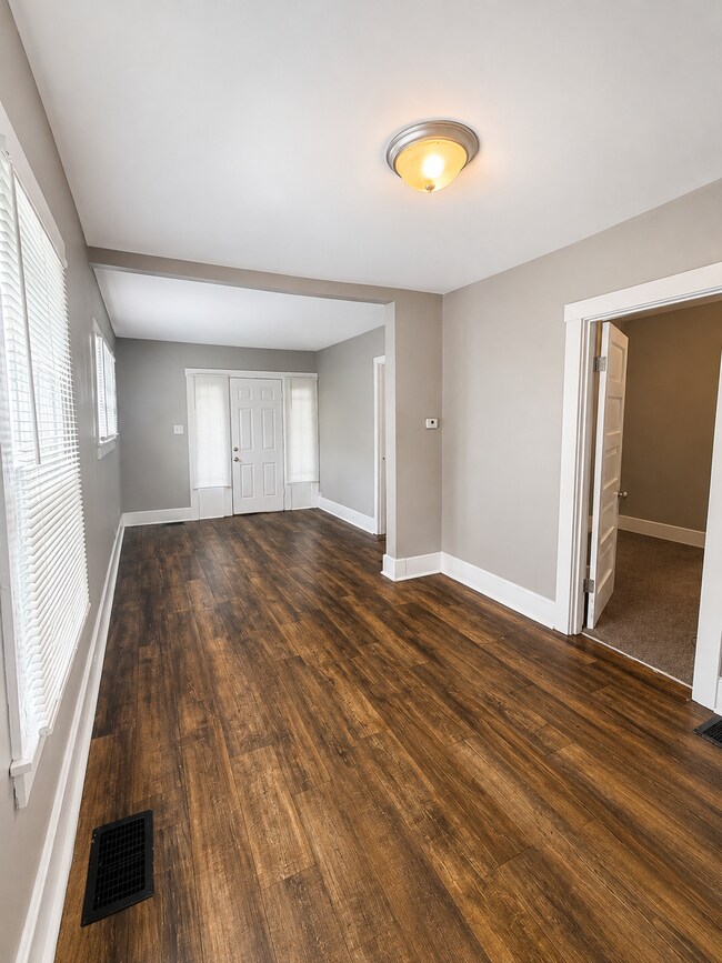 Building Photo - 1416 Sale Ave