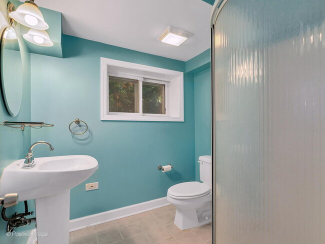 Building Photo - 5735 Virginia Ave