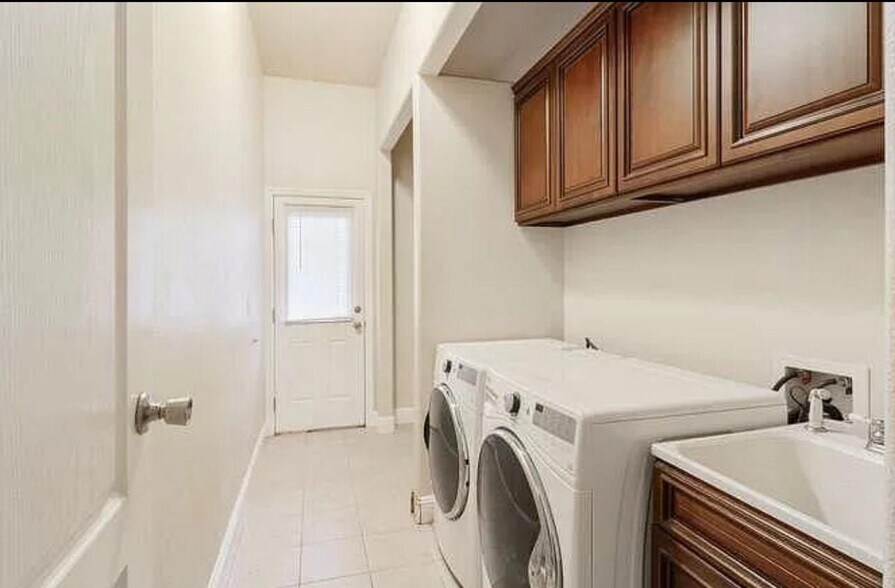 Building Photo - 5590 W Grant Line Rd