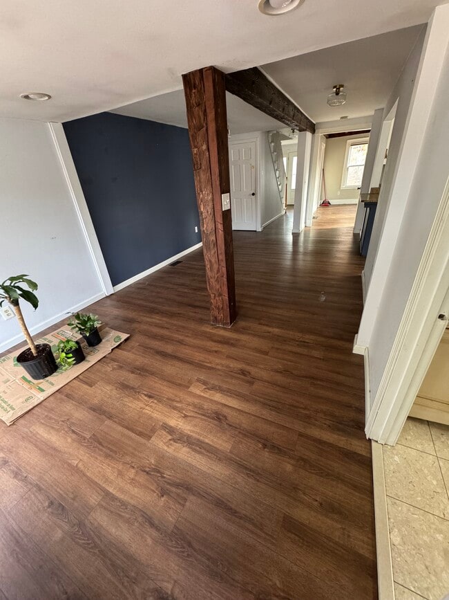 Building Photo - 35 N Main St