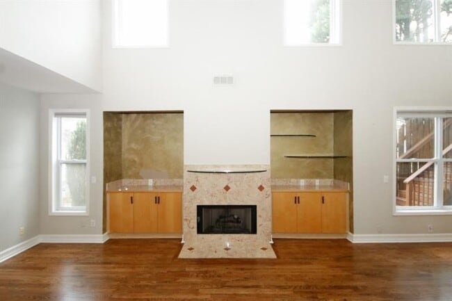 Building Photo - 1354 Brookhaven Village Cir NE