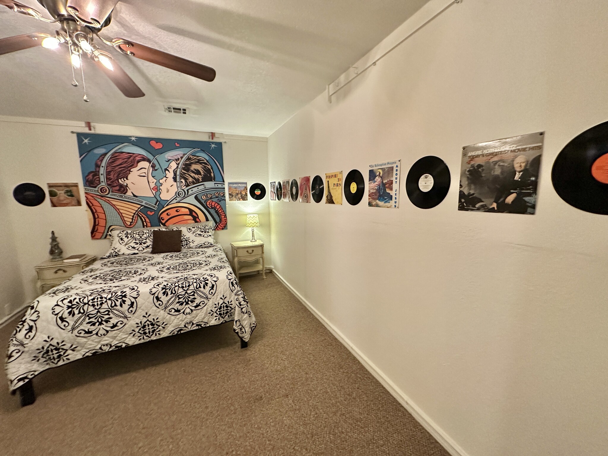 Master Bedroom - 117 W Harrison Ave