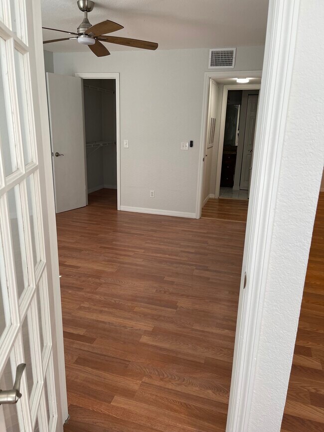 Building Photo - 5160 Conroy Rd