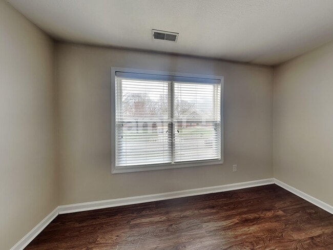 Building Photo - 12523 Doe Ln