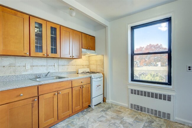 Building Photo - 37-27 86th St