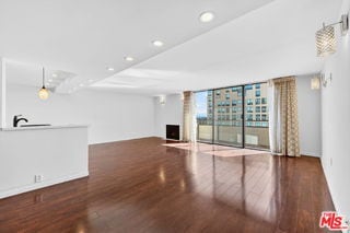 Building Photo - 10535 Wilshire Blvd