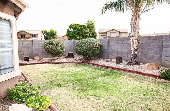 Building Photo - San Tan Ranch Beauty