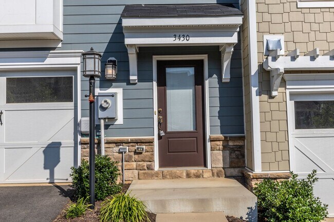 Building Photo - 3430 Montague St