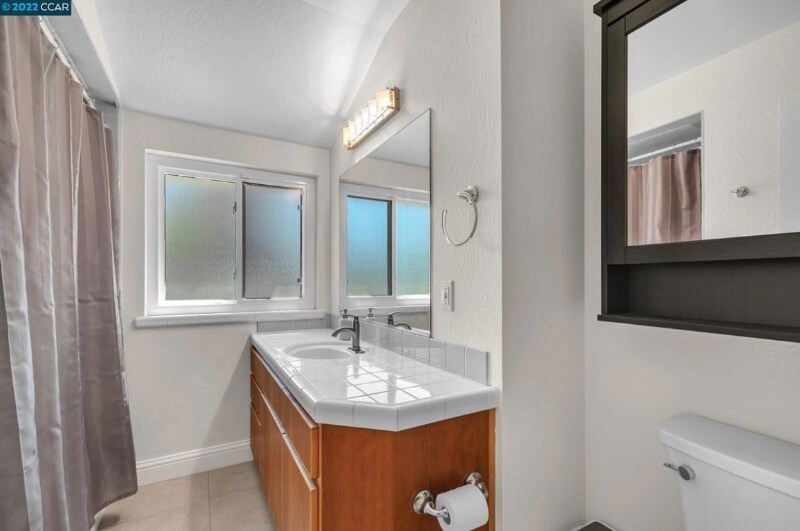 Building Photo - 1296 Rudgear Rd