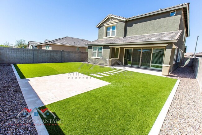 Building Photo - 15075 W McKinley St