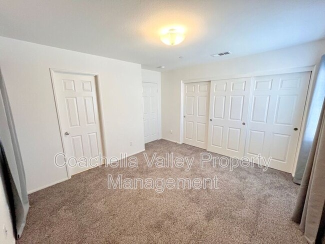 Building Photo - 532 Calle Vibrante