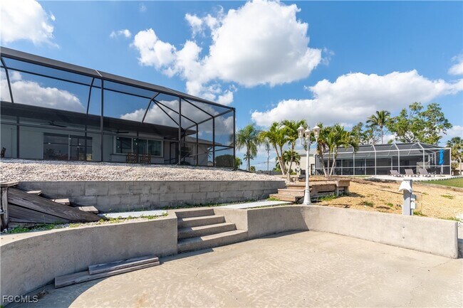 Building Photo - 3405 SE 16th Pl