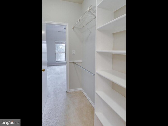 Building Photo - 3906 Penderview Dr