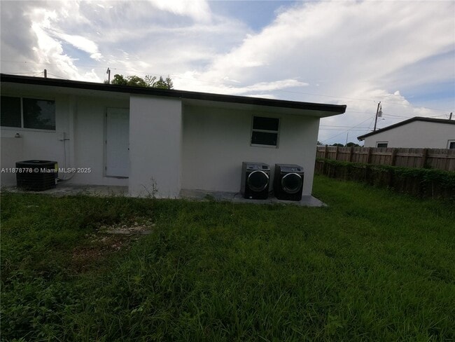 Building Photo - 26633 SW 138th Ct