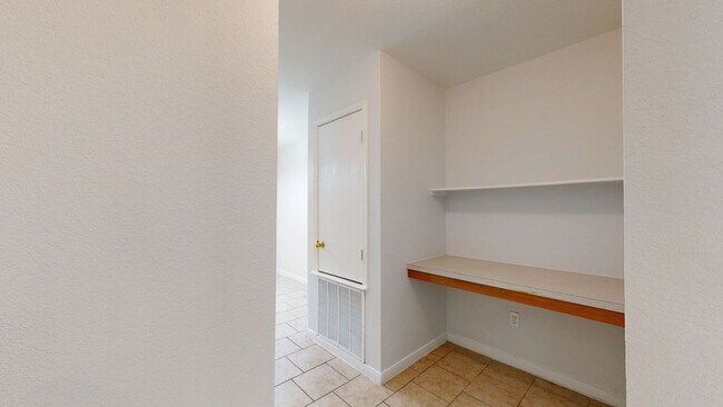 Building Photo - 316 Cedar Ridge Dr