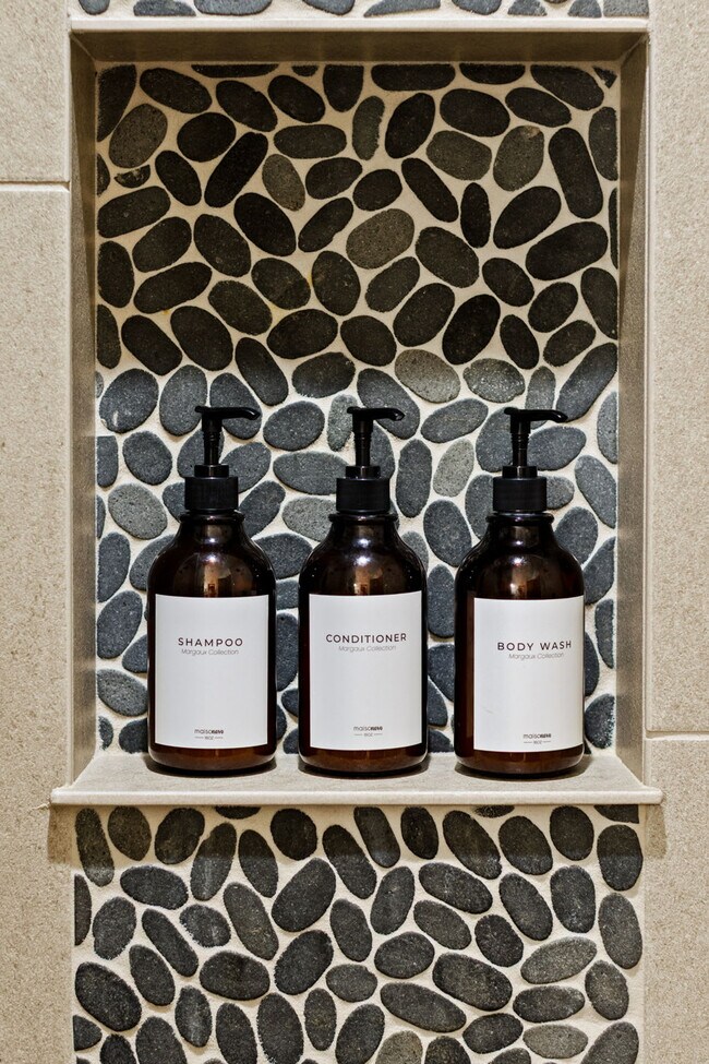 Building Photo - 89192 U.S. 26-SI ID1223593P