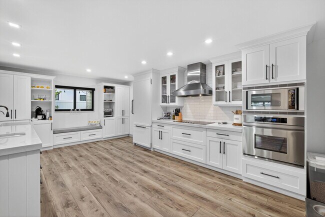 Building Photo - 12 Leeward Cir