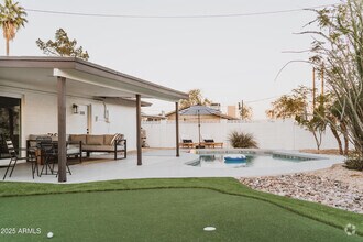Building Photo - 8737 E Rose Ln