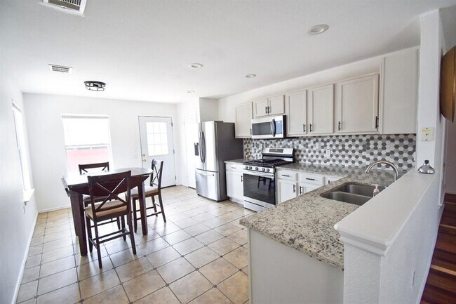 Building Photo - 13525 Briarcreek Loop