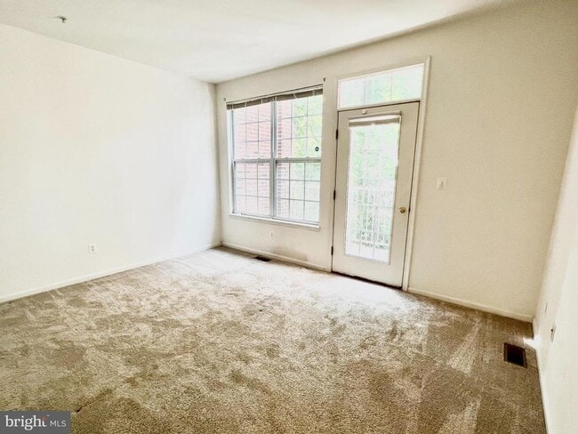 Building Photo - 2665 Manhattan Pl