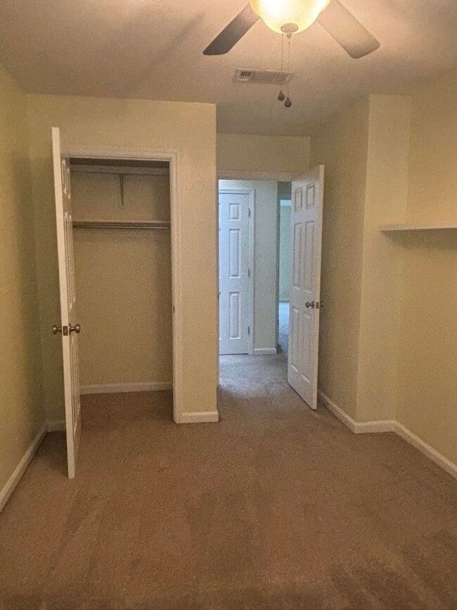 Building Photo - 552 Teal Ln