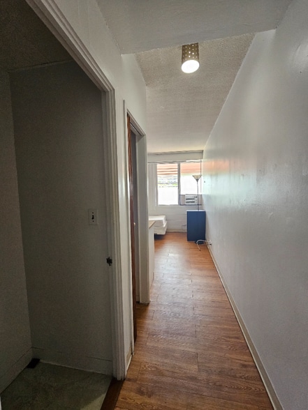 Primary Photo - 1142 S King St