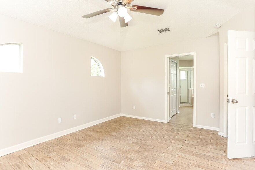 Building Photo - 4408 Jiggermast Ave