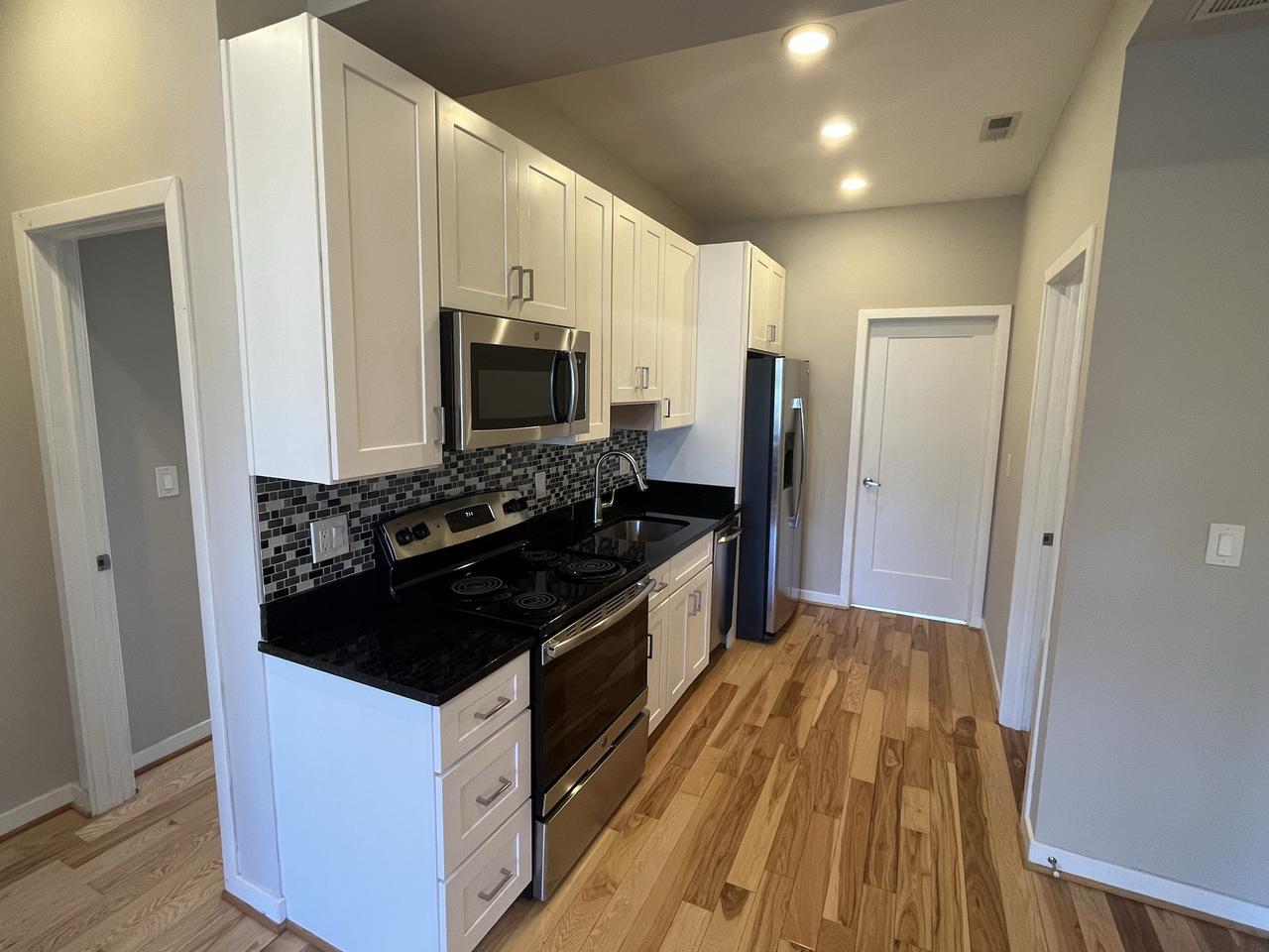 Building Photo - 1247 Penn St NE