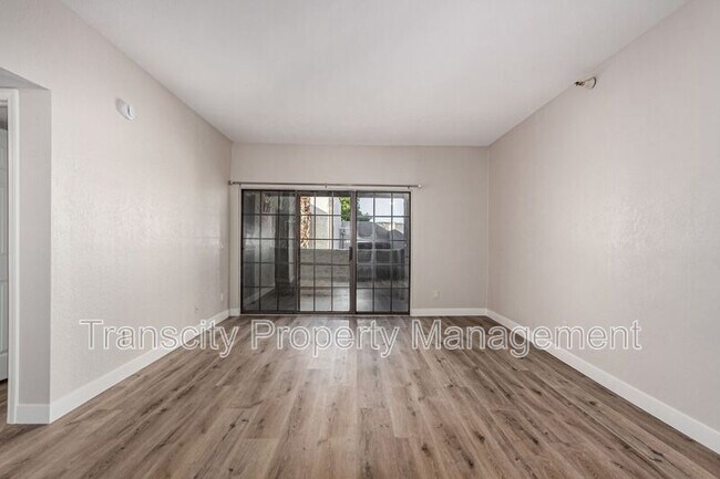 Building Photo - 8020 E Thomas Rd