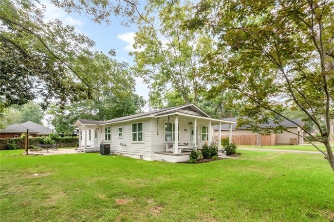 Building Photo - 958 Pinemont Dr