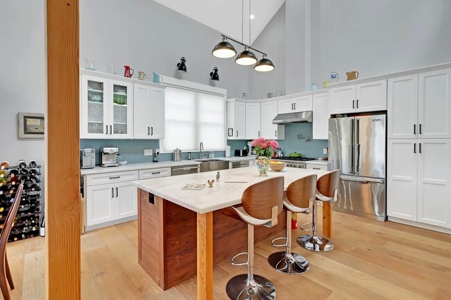 Building Photo - 532 S Branciforte Ave