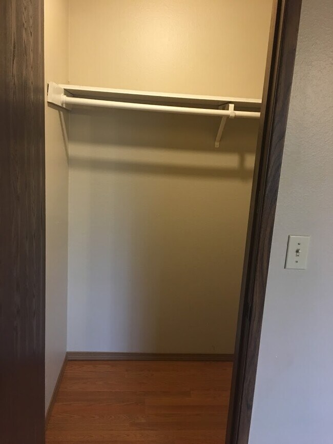 Building Photo - Charming Pet-Friendly Junction City Home with Yard & Garage