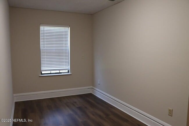 Building Photo - 4347 Clove St