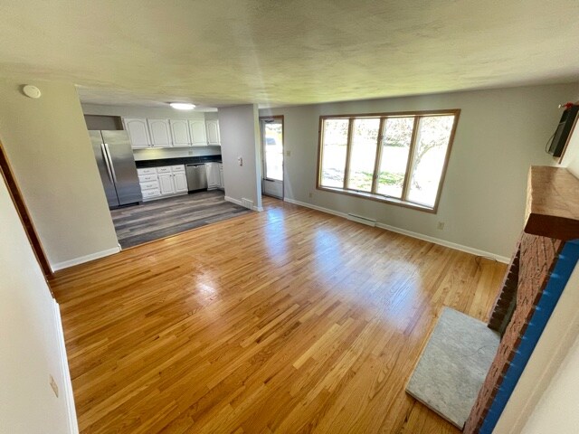 Building Photo - 225 Sunflower Dr