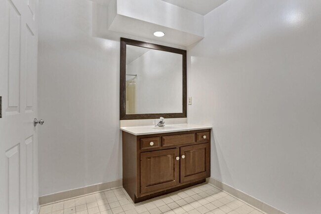 Building Photo - 7204 Quiet Cove