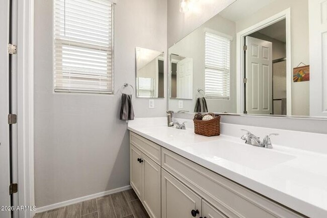 Building Photo - Massive RV Garage plus fantastic floorplan in Casa Vista