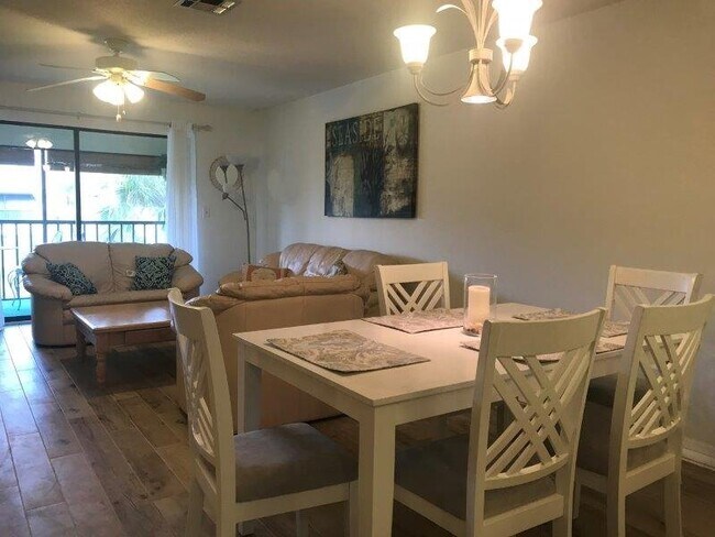 Building Photo - Venice, FL Mission Lakes 2BR/2BA Condo Located Just Off-Island