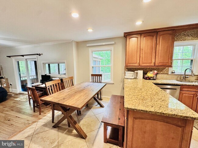 Building Photo - 12525 Hedges Run Dr