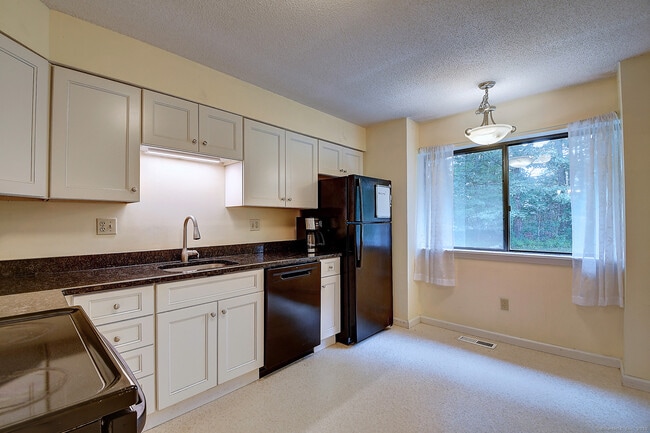 Building Photo - 298 Conestoga Way