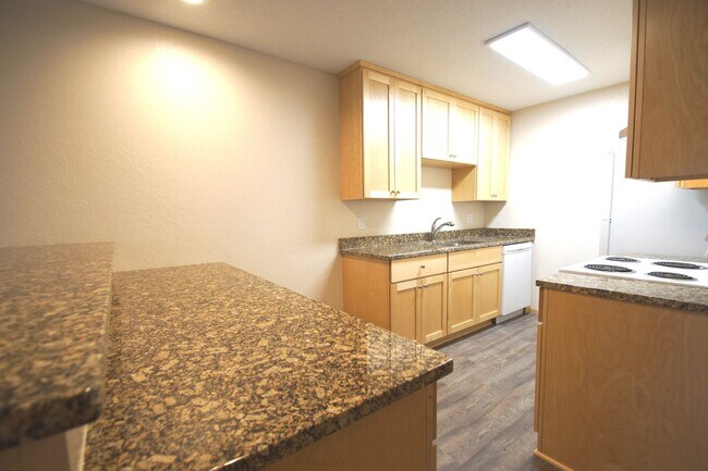 Building Photo - Pinto Suite