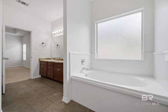 Building Photo - 29956 St Simon St