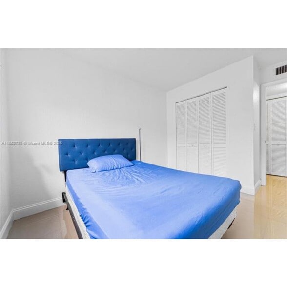 Building Photo - 7419 SW 152nd Ave