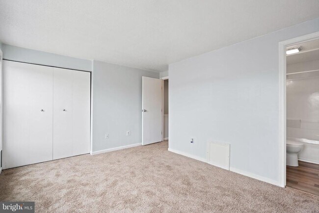 Building Photo - 1326 N Stockton St