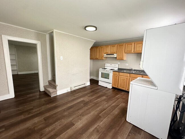 Building Photo - 125 Emig St