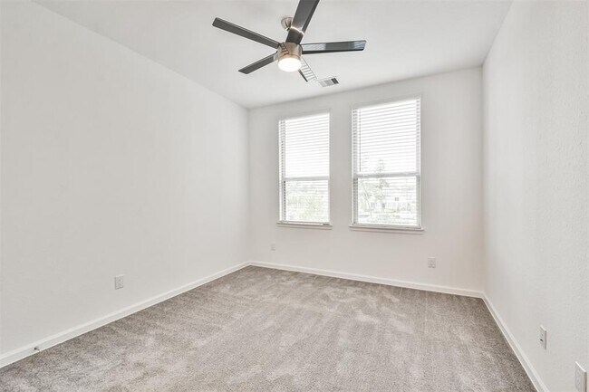 Building Photo - 582 Dry Fork Ln