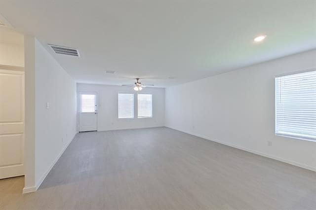 Building Photo - 1604 Parlier St