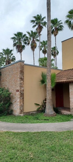 Building Photo - 301 Bolivar Ave