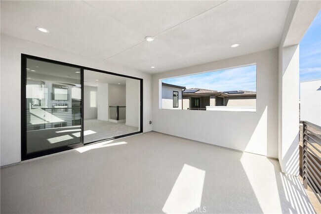 Building Photo - 164 Apron